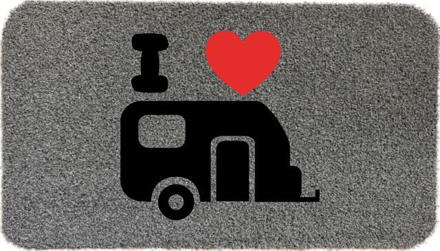 graue Matte mit Druck drauf