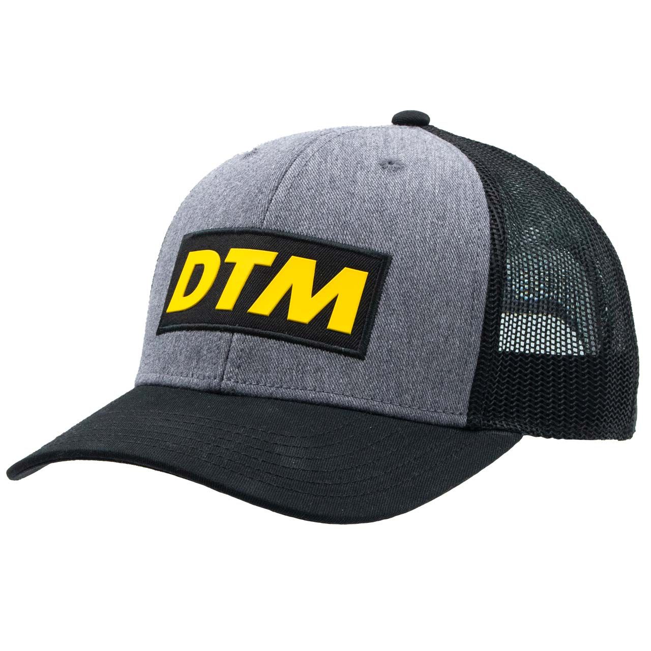DTM-23-003_cap_truck_logo_01 DTM Trucker Cap, grau und schwarz mit gelbem DTM Schriftzug, Netzstoff auf der Rückseite