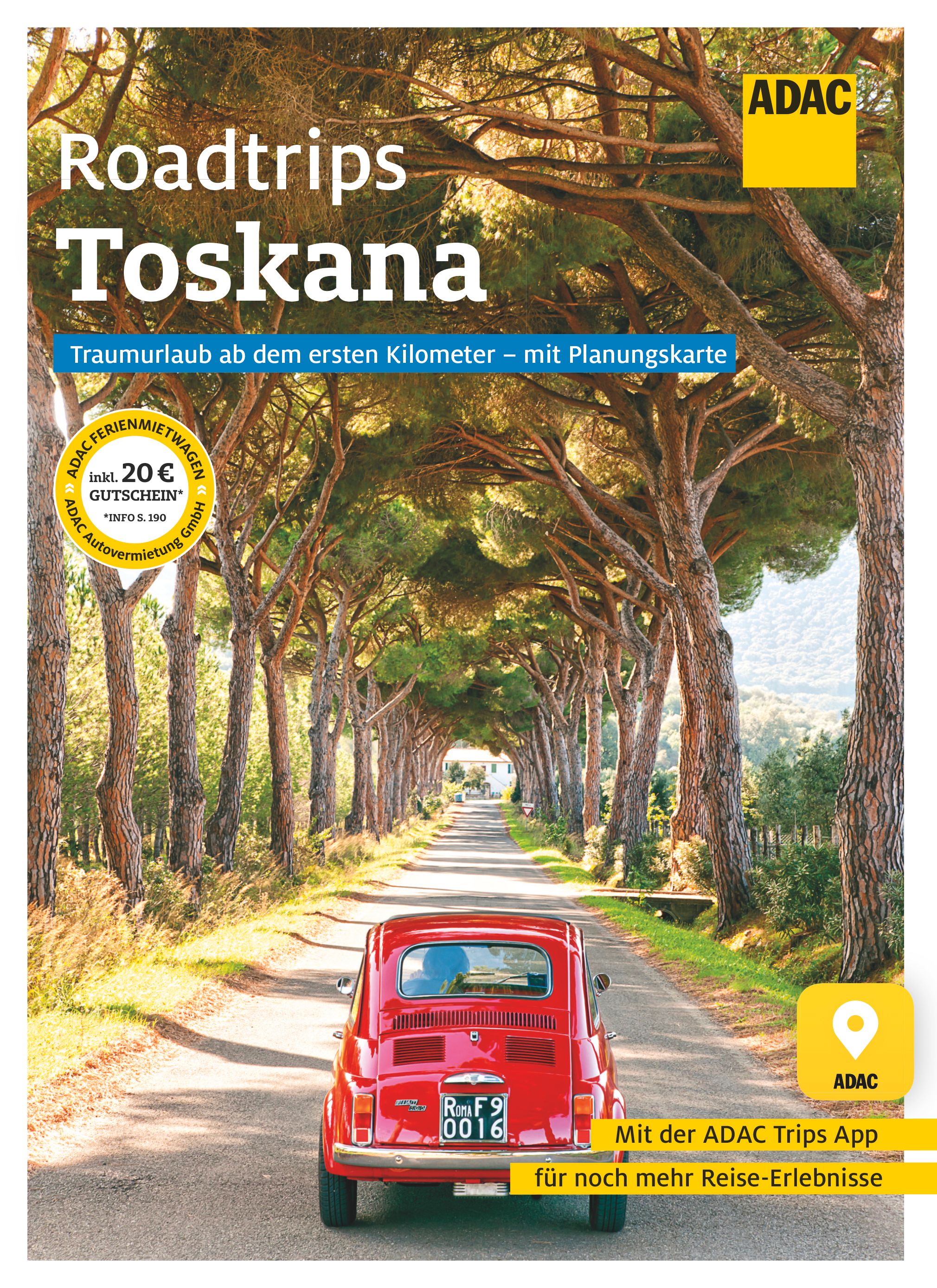 ADAC Roadtrips Toskana, altes Auto fährt durch grüne Baum Allee