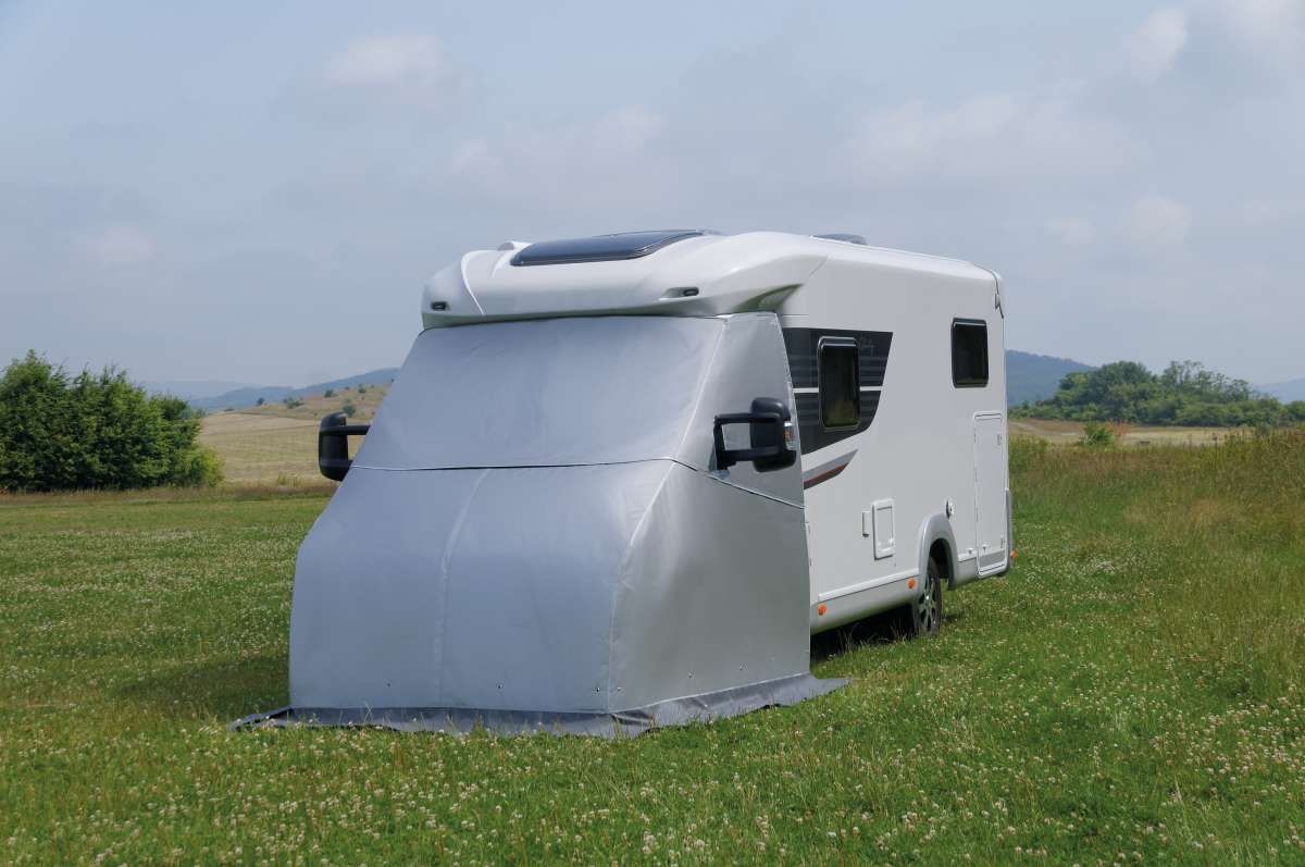 996584911_600x600-2x WIGO Außenisoliermatte FH zweiteilig auf einem Wohnwagen im freiem
