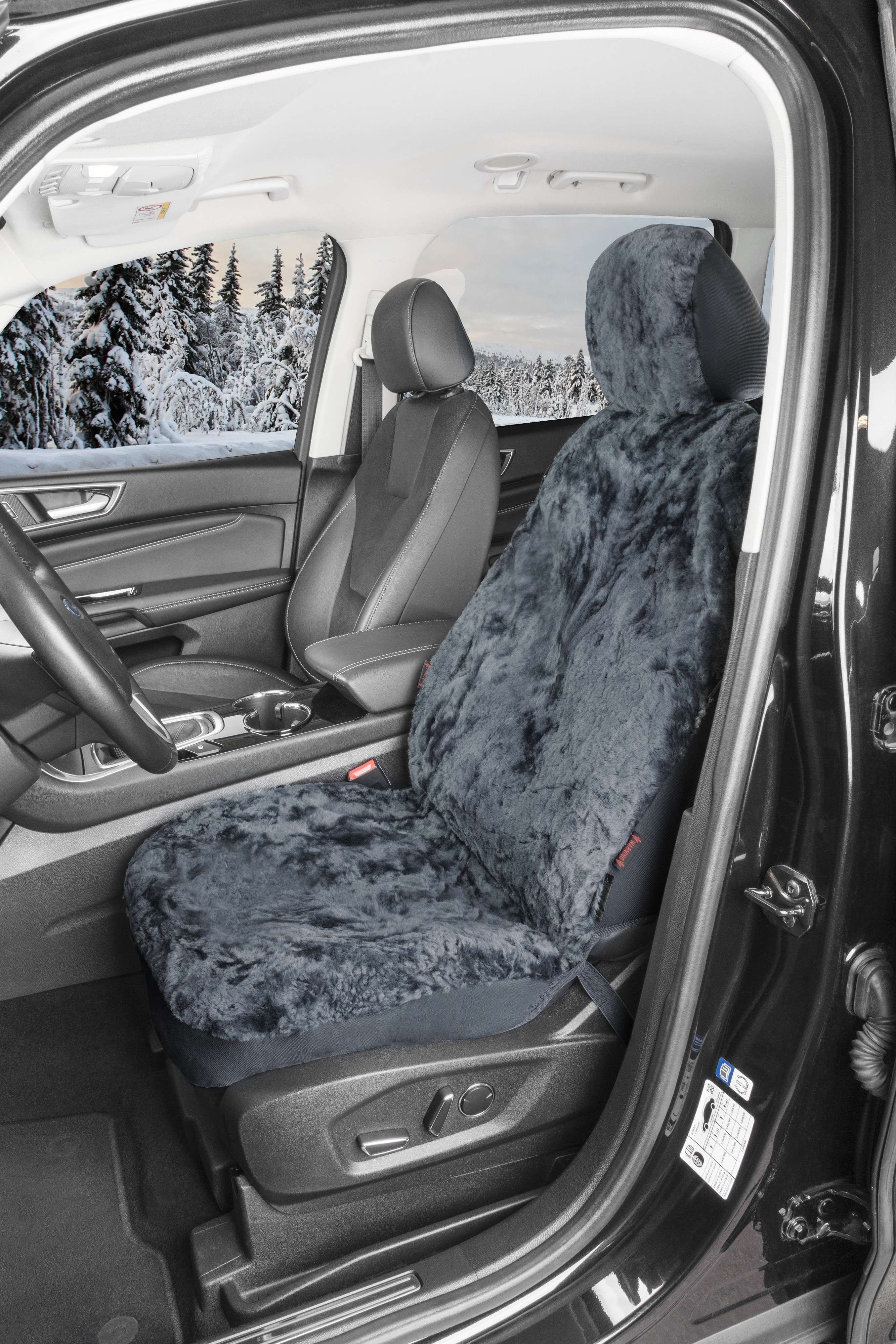 9001778200211_002 Autositzbezug Iva Lammfell anthrazit, im Auto montiert