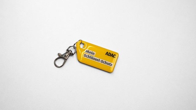 Digitaler-Schlusselanhanger-3 Digitaler Schlüsselanhänger ADAC gelb mit Karabiner zur Befestigung