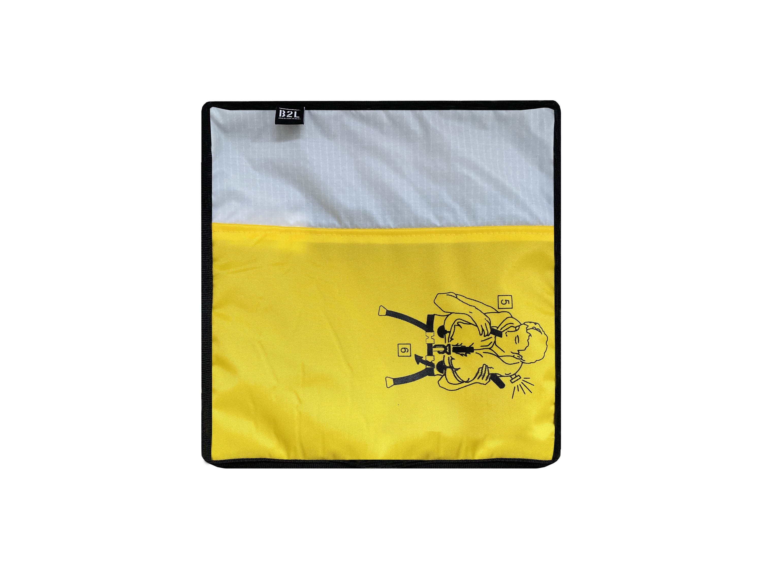 ADAC_100-200_Liquidbag_hinten-min ADAC Flüssigkeitenbeutel aus echten Rettungswesten gemacht, Rückseite