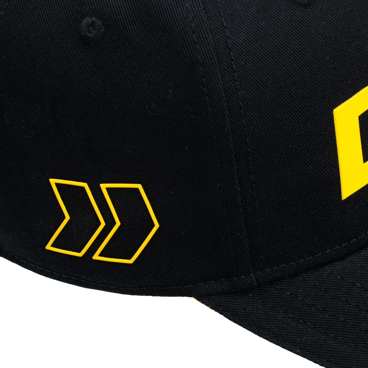 DTM Cap schwarz mit gelbem DTM Schriftzug, Detailansicht