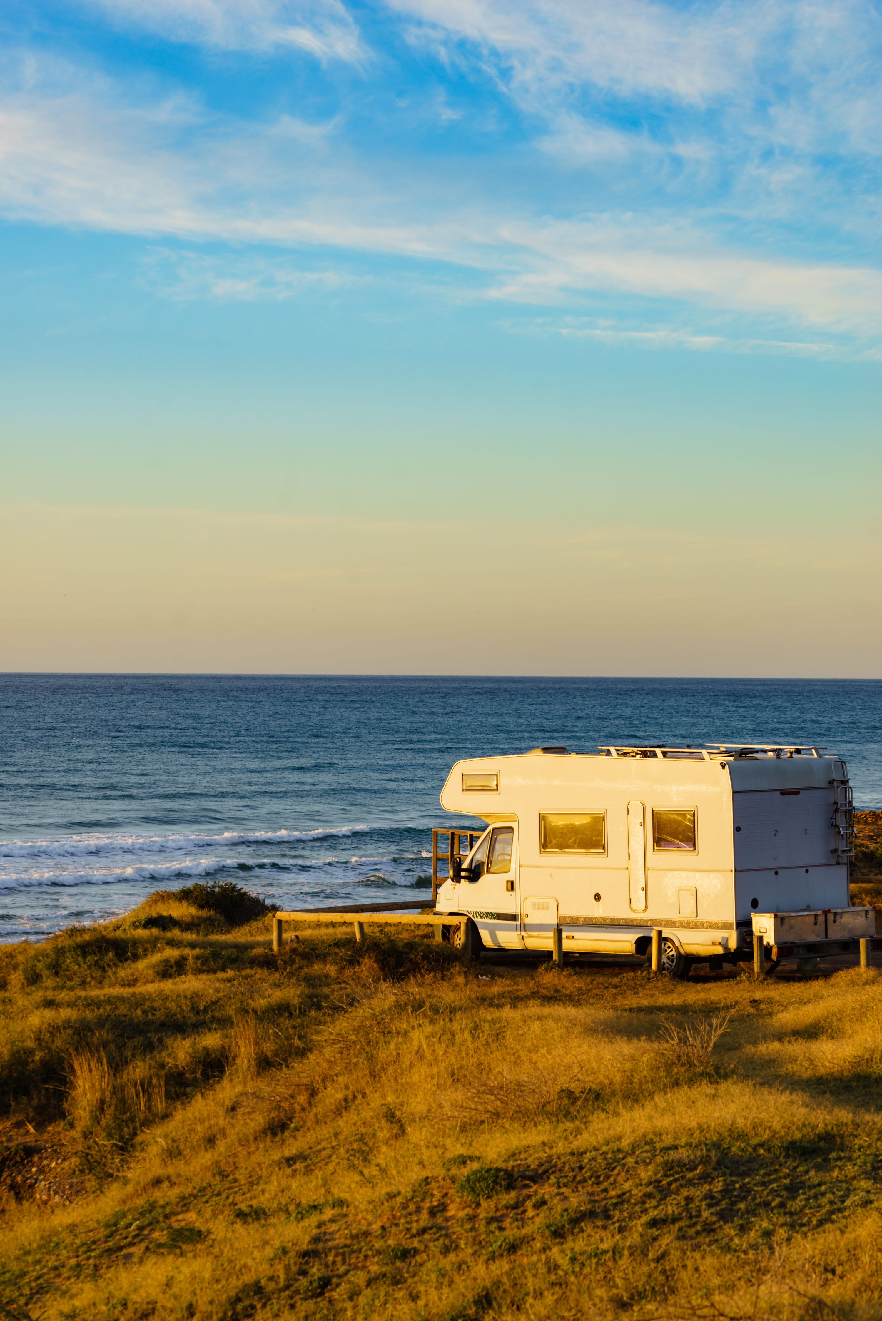 wohnmobil, camper, meerblick, strand, sonnenuntergang