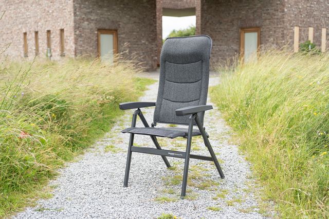 Moebel, Stuhl, Straße, Kies