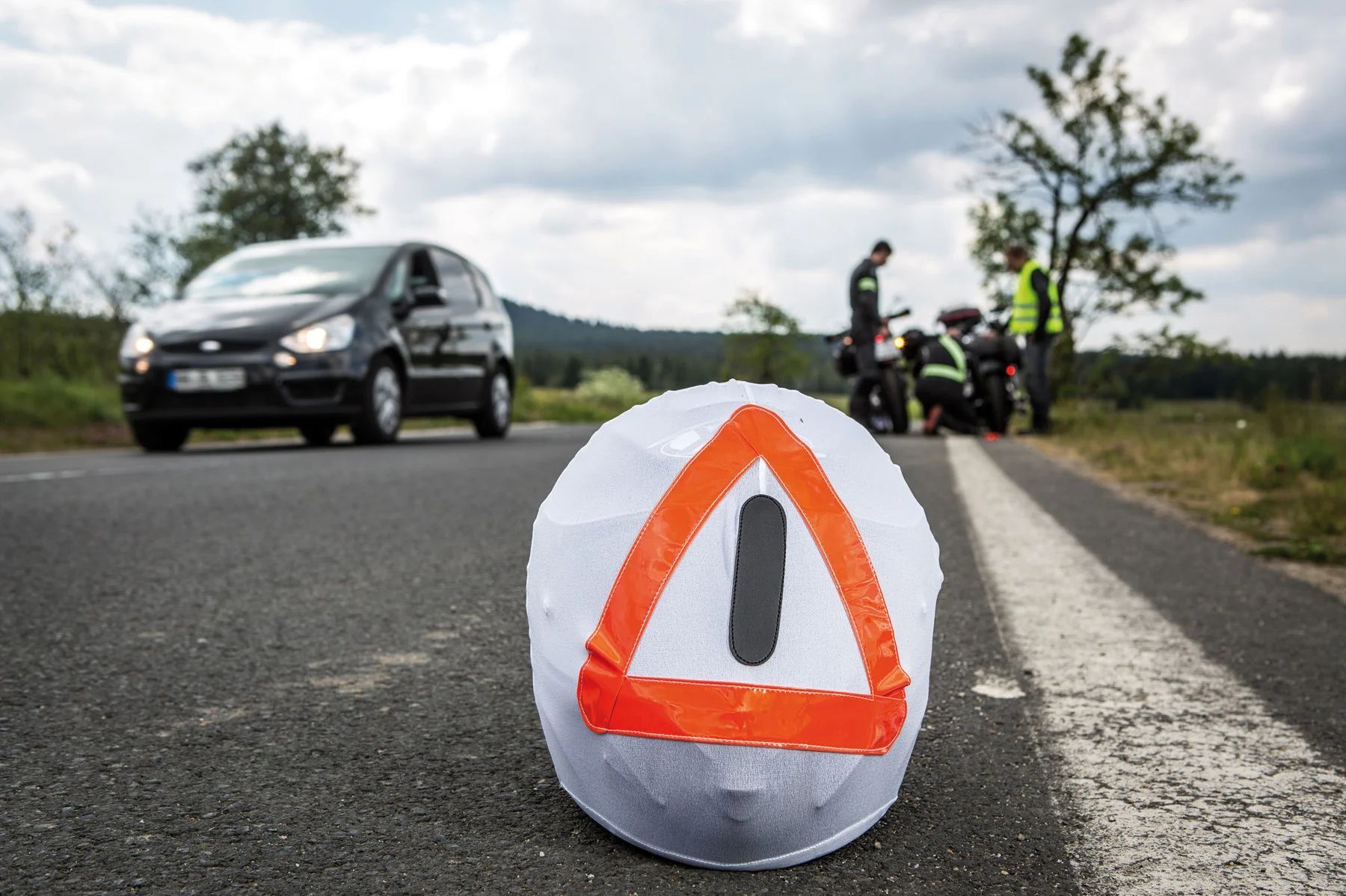 Moto112+ Warndreieckhaube für viele Helme passend