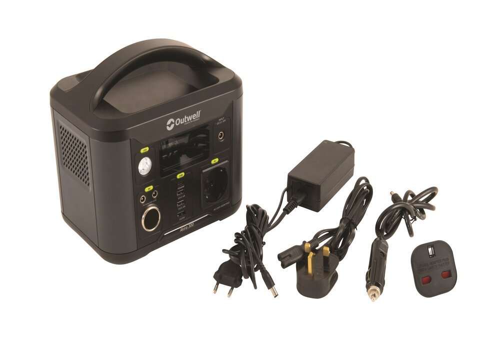 Outwell Power Station, auf weißem Hintergrund, mit Stromkabeln