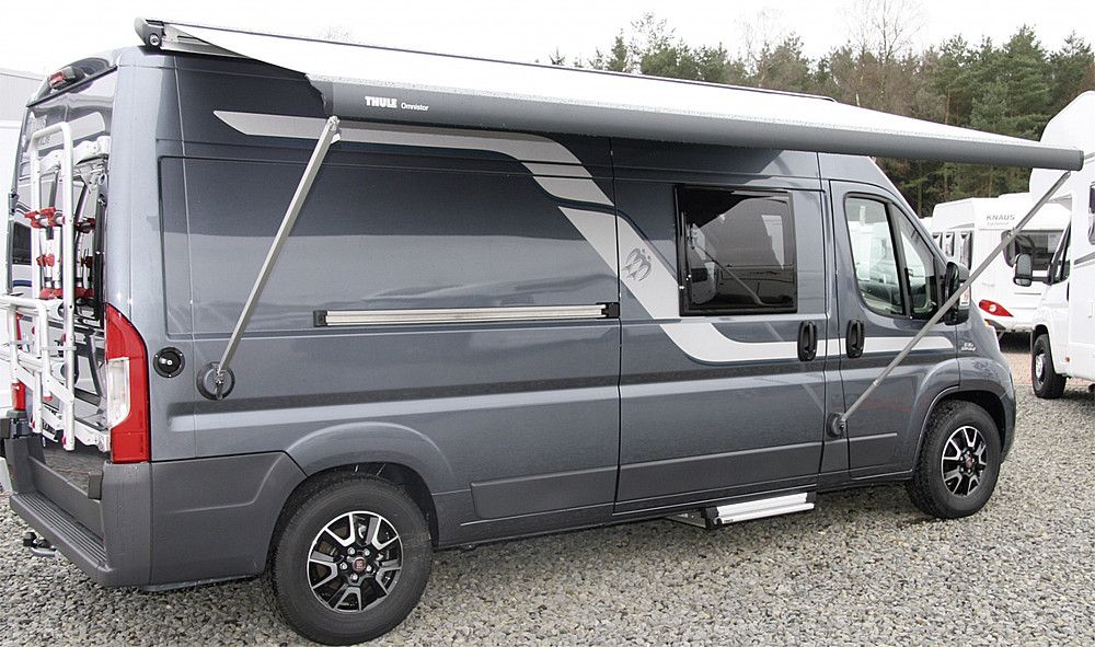 994351722 Graues Campingmobil, Vorzelt mit Saugnapfankern unten