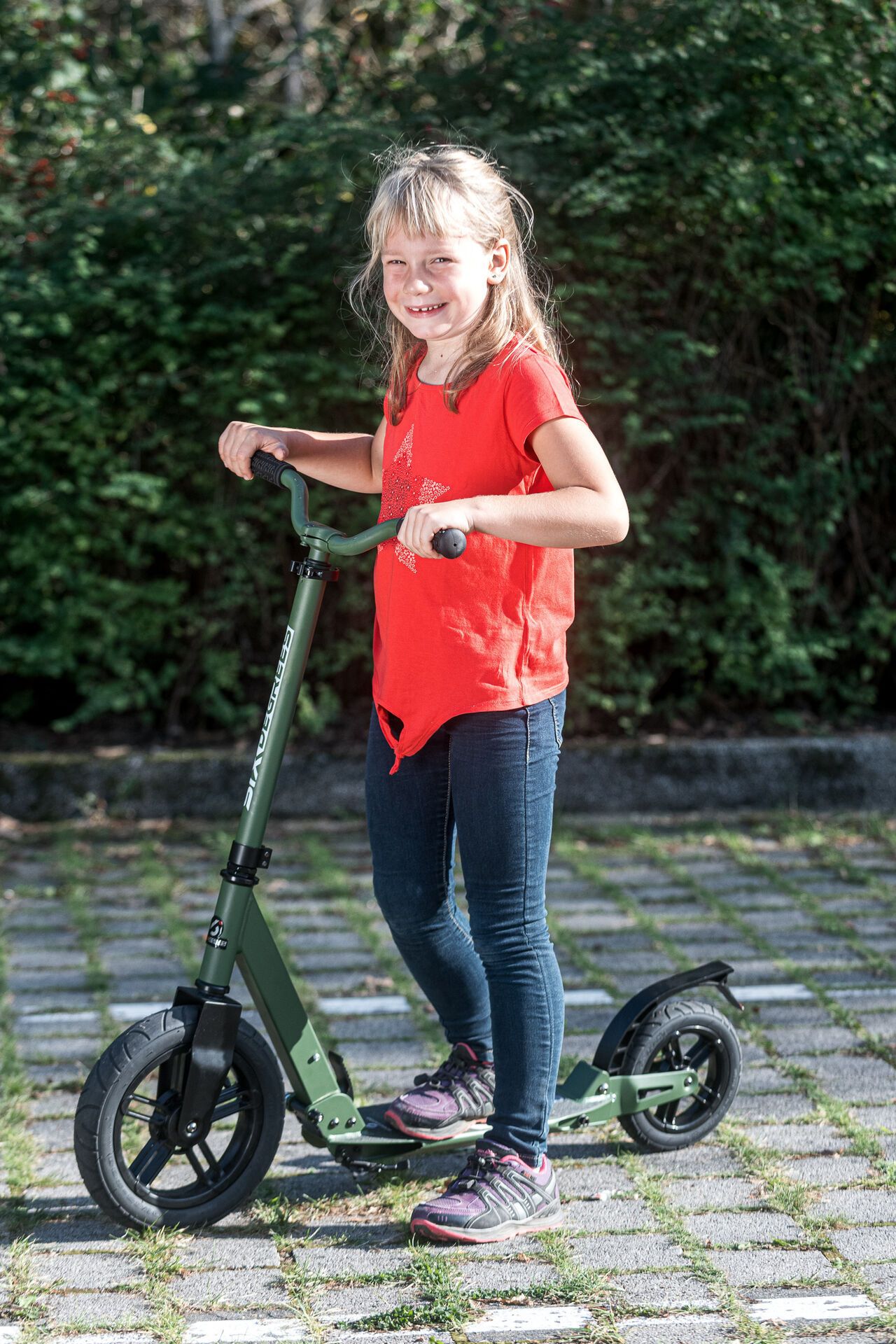 Roller, E-Scooter, Hosen, Schuh, Person