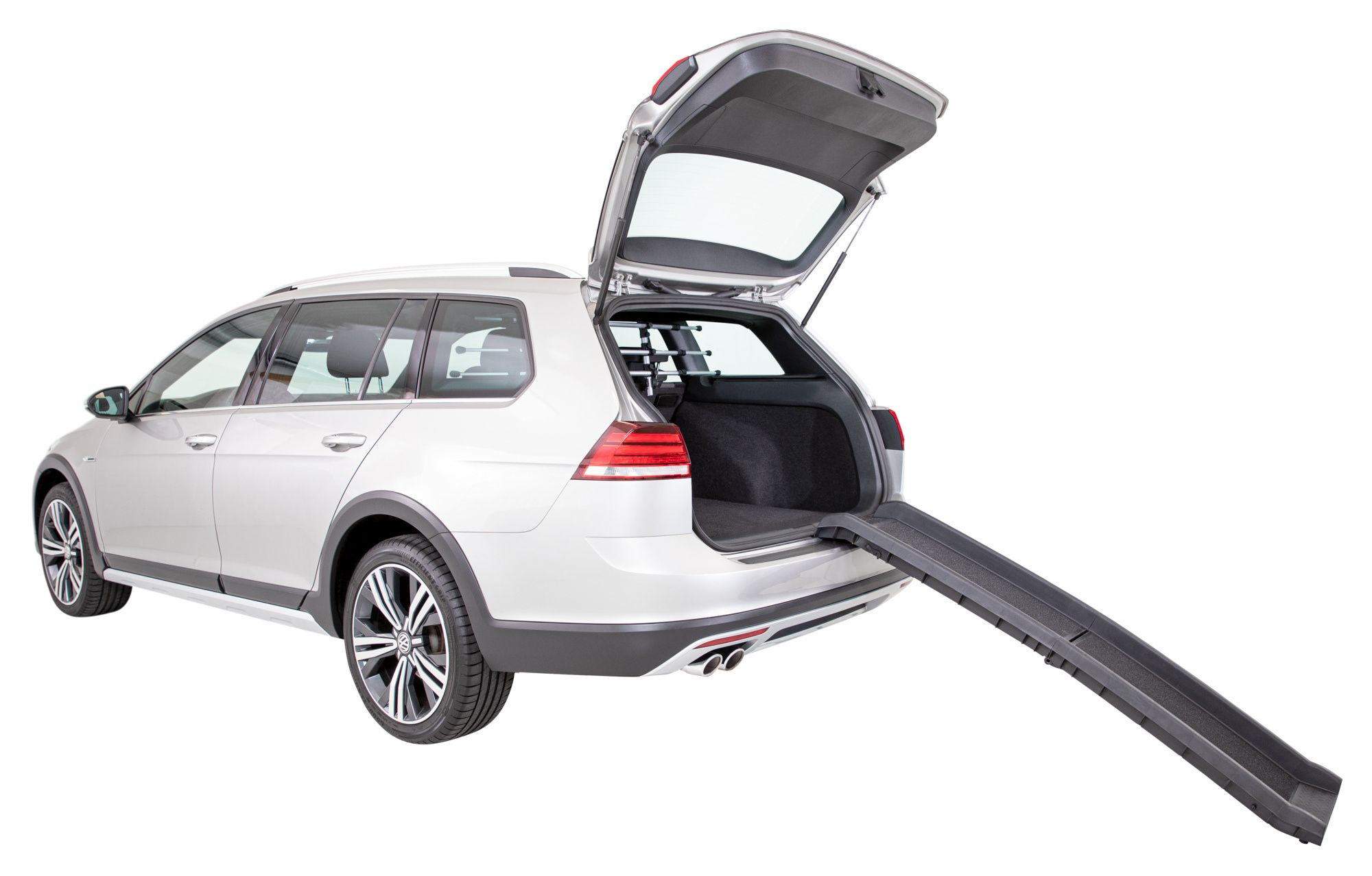 Trixie Hunderampe klappbar. An Auto angebracht und ausgeklappt