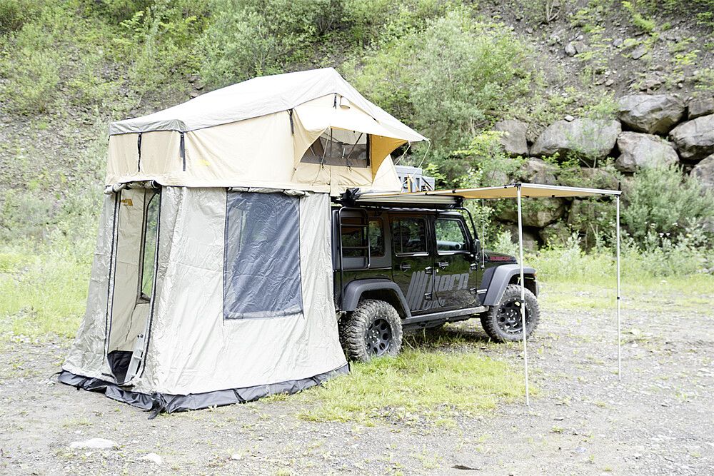 993863711Wc9h0Wi11s09c Horntools Dachzelt an Jeep aufgebaut