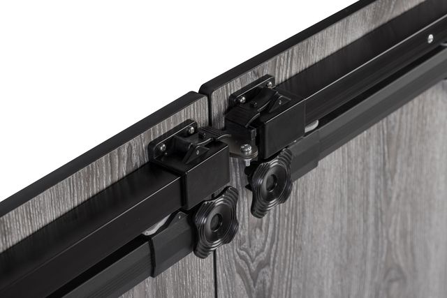 Innenseite Campingtisch,chiebetür, Schusswaffe, Gewehr