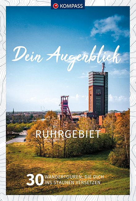 9783991213161 KOMPASS Dein Augenblick Ruhrgebiet, Wiese mit Bäumen und einem Turm und Gebäude im Hintergrund