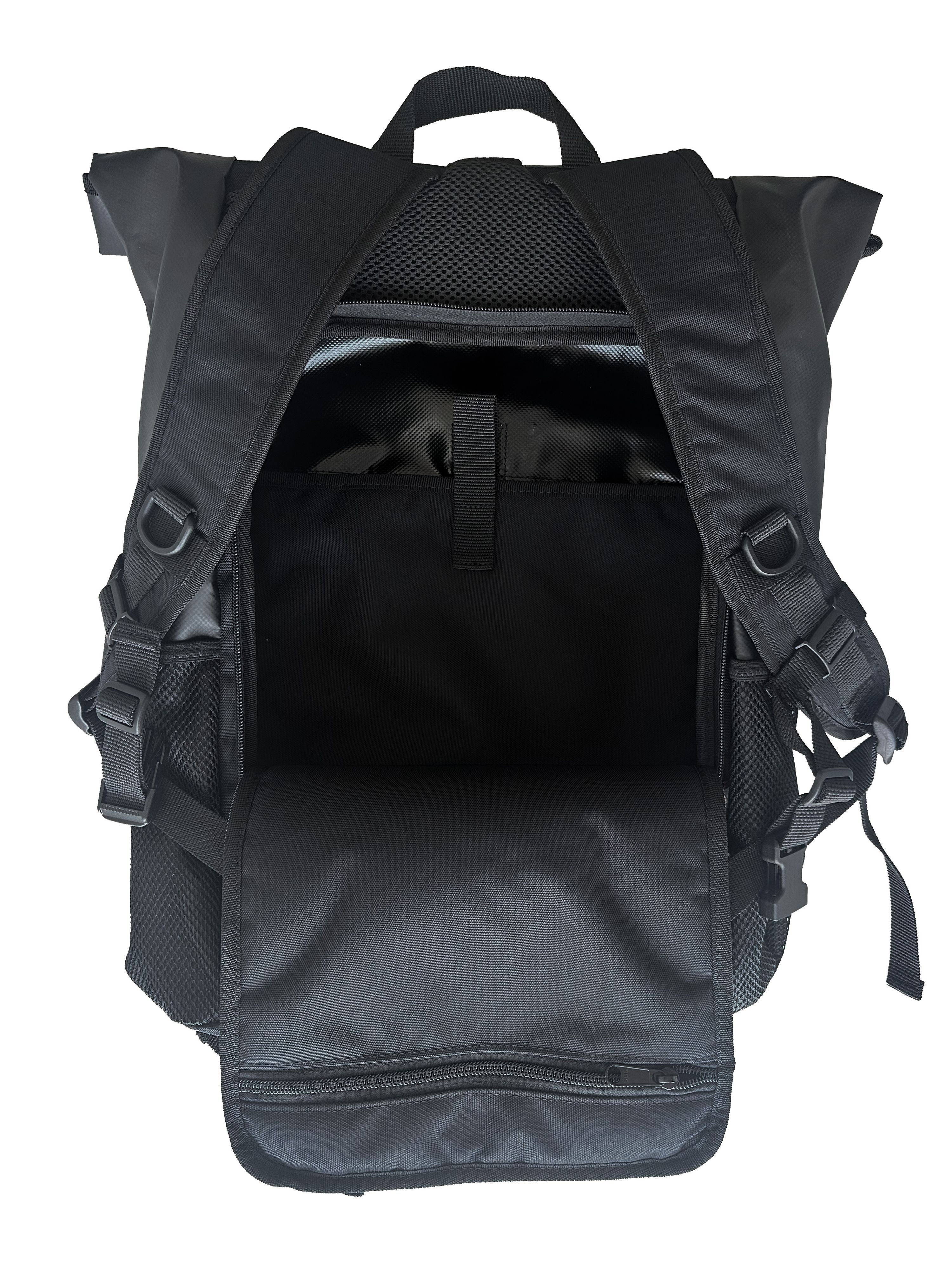 Rucksack der ADAC Luftrettung von hinten, schawarz